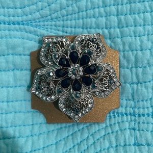 Monet flower silver tone pin